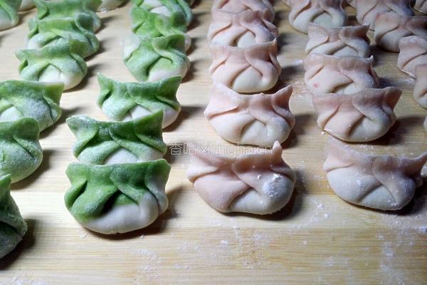 双色饺子的做法图解4