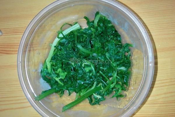 素拌芹菜叶的做法图解3
