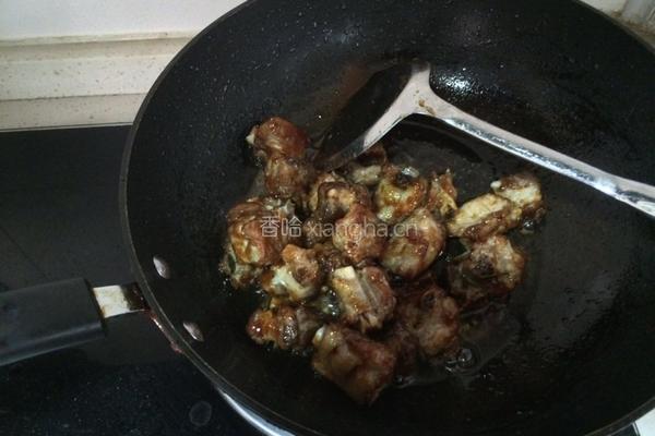 土豆烧排骨的做法图解12