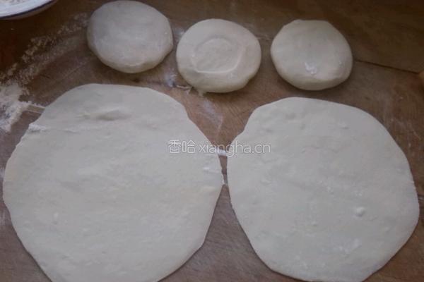 青椒茄子腊肠饼的做法图解6