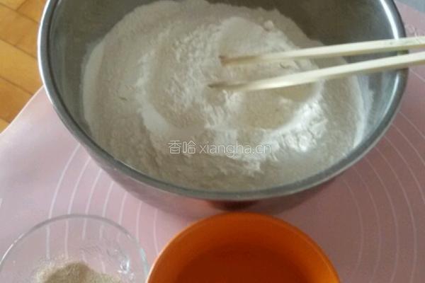 发面的步骤的做法图解1