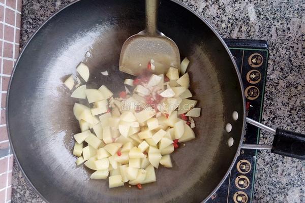 家常菜―油豆腐焖土豆的做法图解5