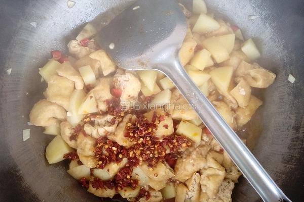 家常菜―油豆腐焖土豆的做法图解7