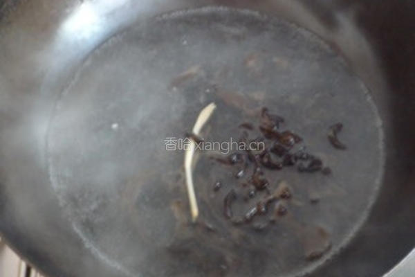 黄花菜木耳炒肉的做法图解4