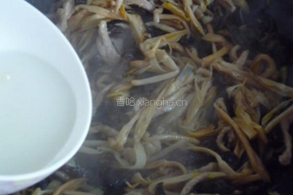 黄花菜木耳炒肉的做法图解13