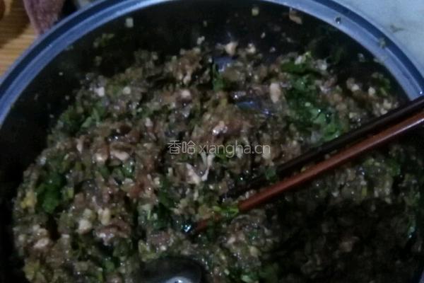 茄子香菜猪肉饺子的做法图解3
