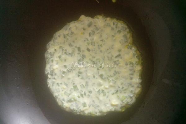韭菜鸡蛋摊饼的做法图解3