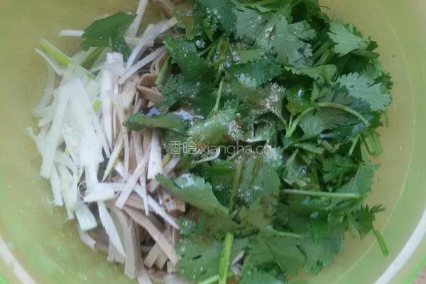 凉拌三河豆腐丝。的做法图解4