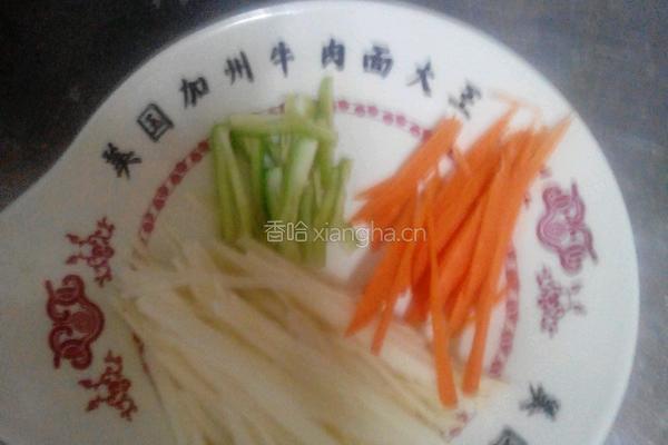 酸甜土豆丝的做法图解1