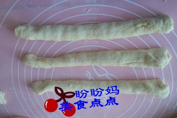 辫子面包的做法图解4