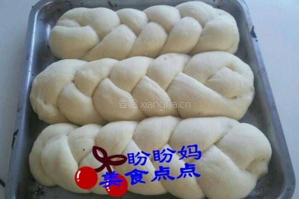辫子面包的做法图解7