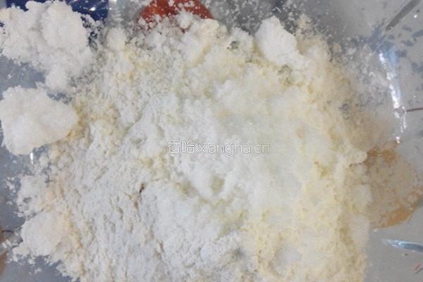 蛋白椰丝球的做法图解1