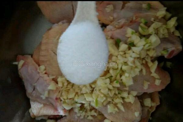 蒜香蚝油烤鸡翅。的做法图解3