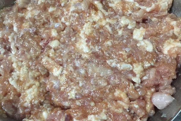 菠菜鲜菇猪肉饺的做法图解2