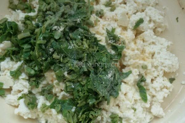 香椿拌豆腐。的做法图解4