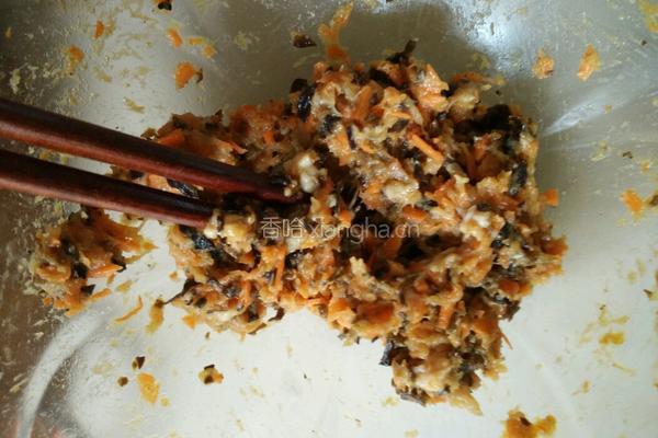 红萝卜木耳酸甜猪肉丸子的做法图解5