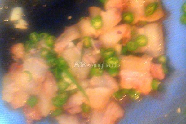 五花肉炒香菇的做法图解2