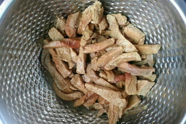 麻辣猪肉的做法图解2