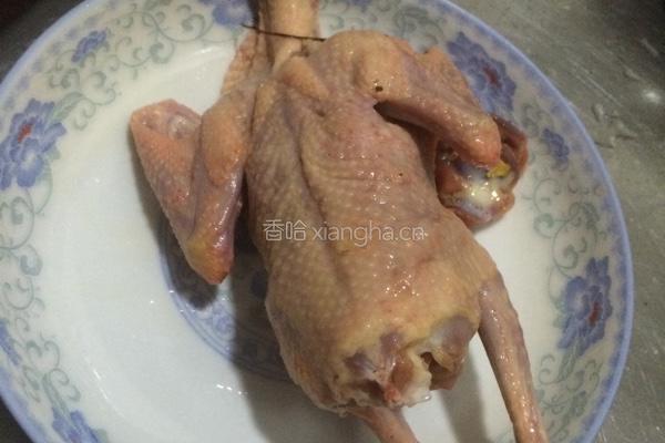 五指毛桃乳鸽汤的做法图解2