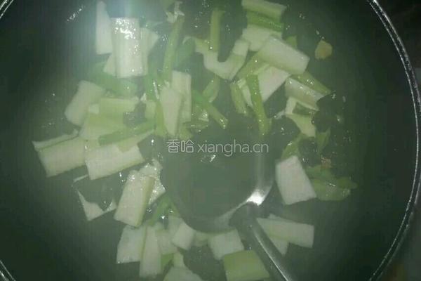 西瓜子炒黑木耳的做法图解4