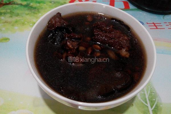 生地熟地黑豆汤的做法图解5