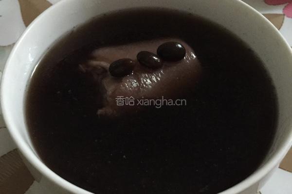 黑豆猪尾汤