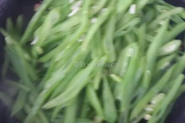 肉丝炒扁豆。的做法图解4