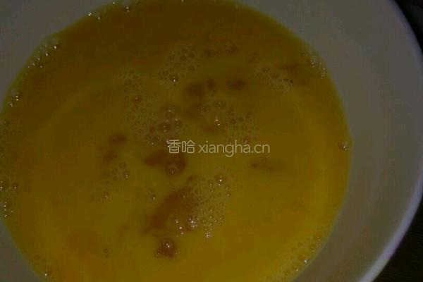 青椒炒鸡蛋的做法图解1