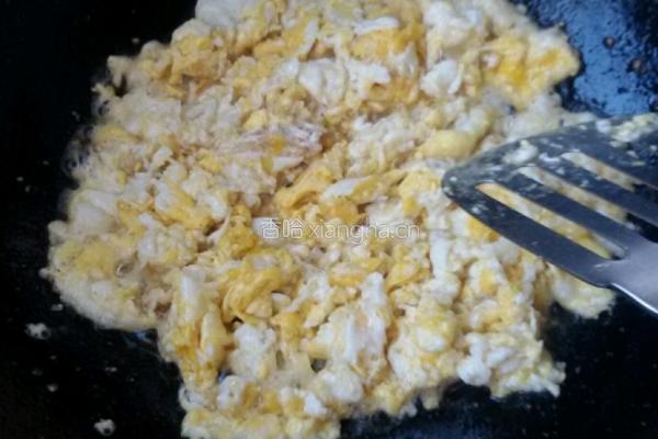 香菇，韭菜烙荷叶饼。的做法图解1