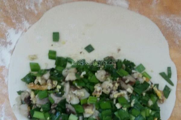 香菇，韭菜烙荷叶饼。的做法图解7