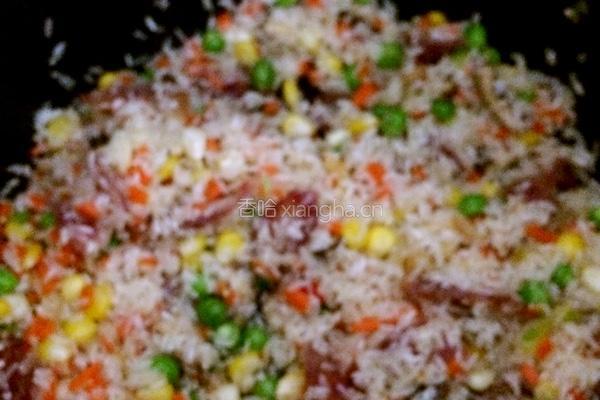 腊肠焖饭（电饭锅版）的做法图解8
