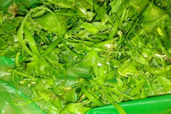 清炒荷兰豆的做法图解1