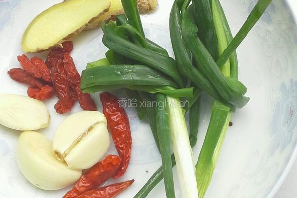 白萝卜黄花菜炖排骨的做法图解5