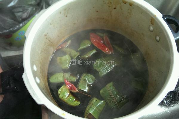 粽叶包肉的做法图解5
