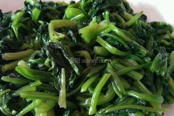芝麻酱拌菠菜花生的做法图解2