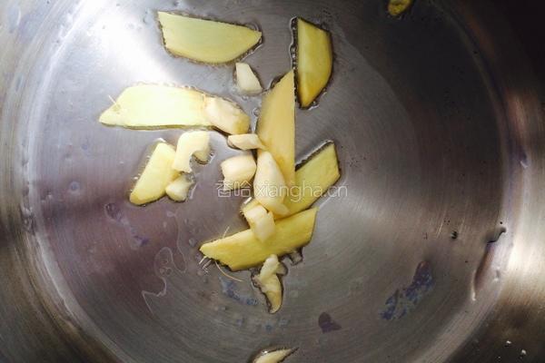 黑木耳闷排骨的做法图解3