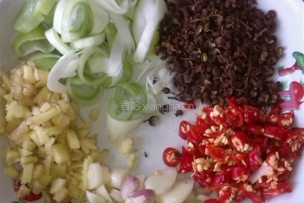 麻辣酱香龙虾的做法图解2