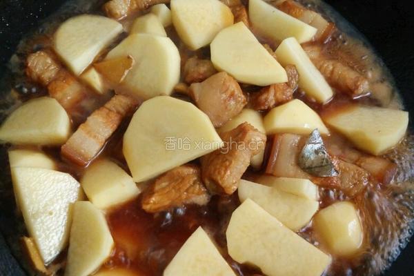 五花肉炆土豆的做法图解7
