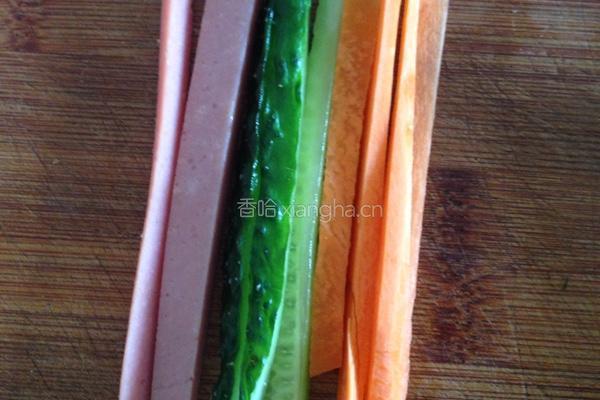香辣金针菇紫菜包饭的做法图解1