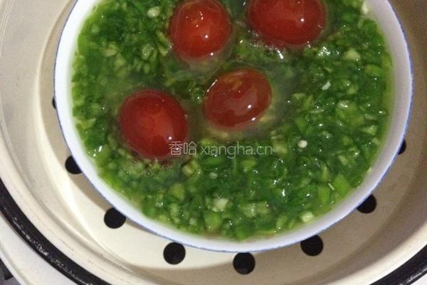 青椒蒸咸鸭蛋的做法图解3