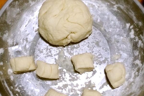 生煎包的做法图解1
