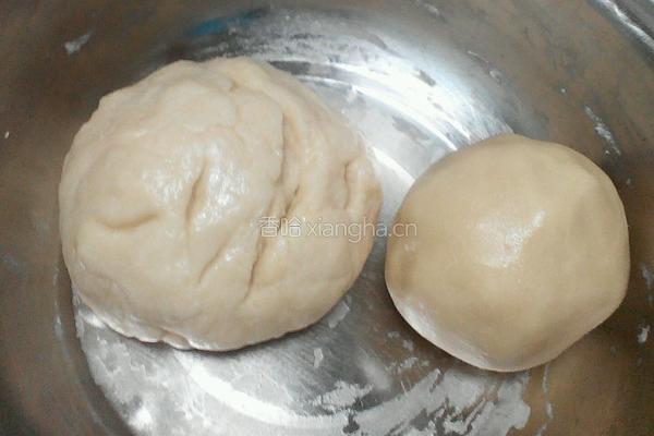 芝麻蛋黄酥的做法图解3