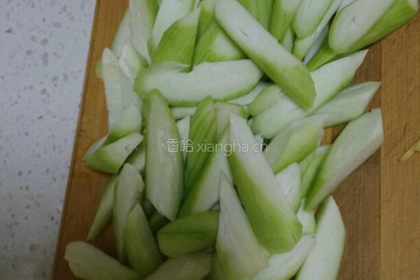 耗油清抄丝瓜的做法图解1