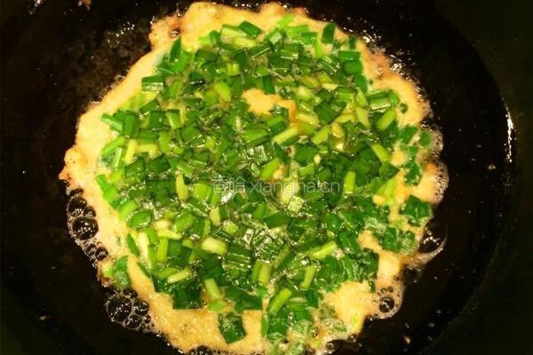 韭菜鸡蛋饼的做法图解6