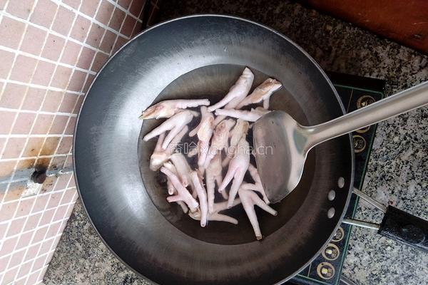 蒜香酱蒸鸡爪的做法图解2