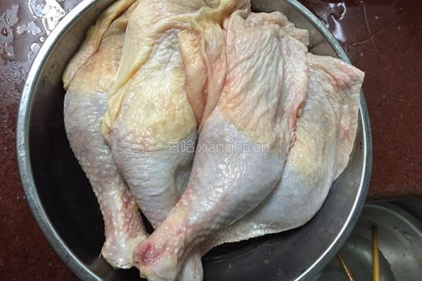 简易䜴油鸡腿的做法图解1