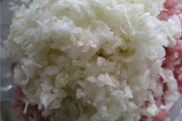 猪肉白菜水煎包的做法图解2
