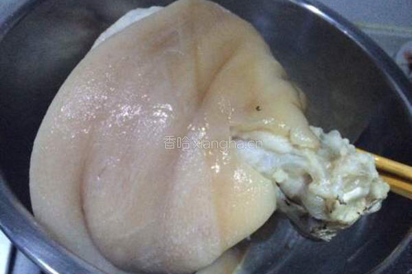 水晶肘子的做法图解3