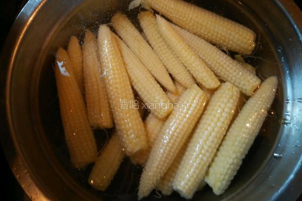 奶香玉米笋的做法图解1
