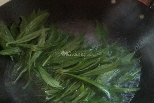 凉拌蒲公英的做法图解2